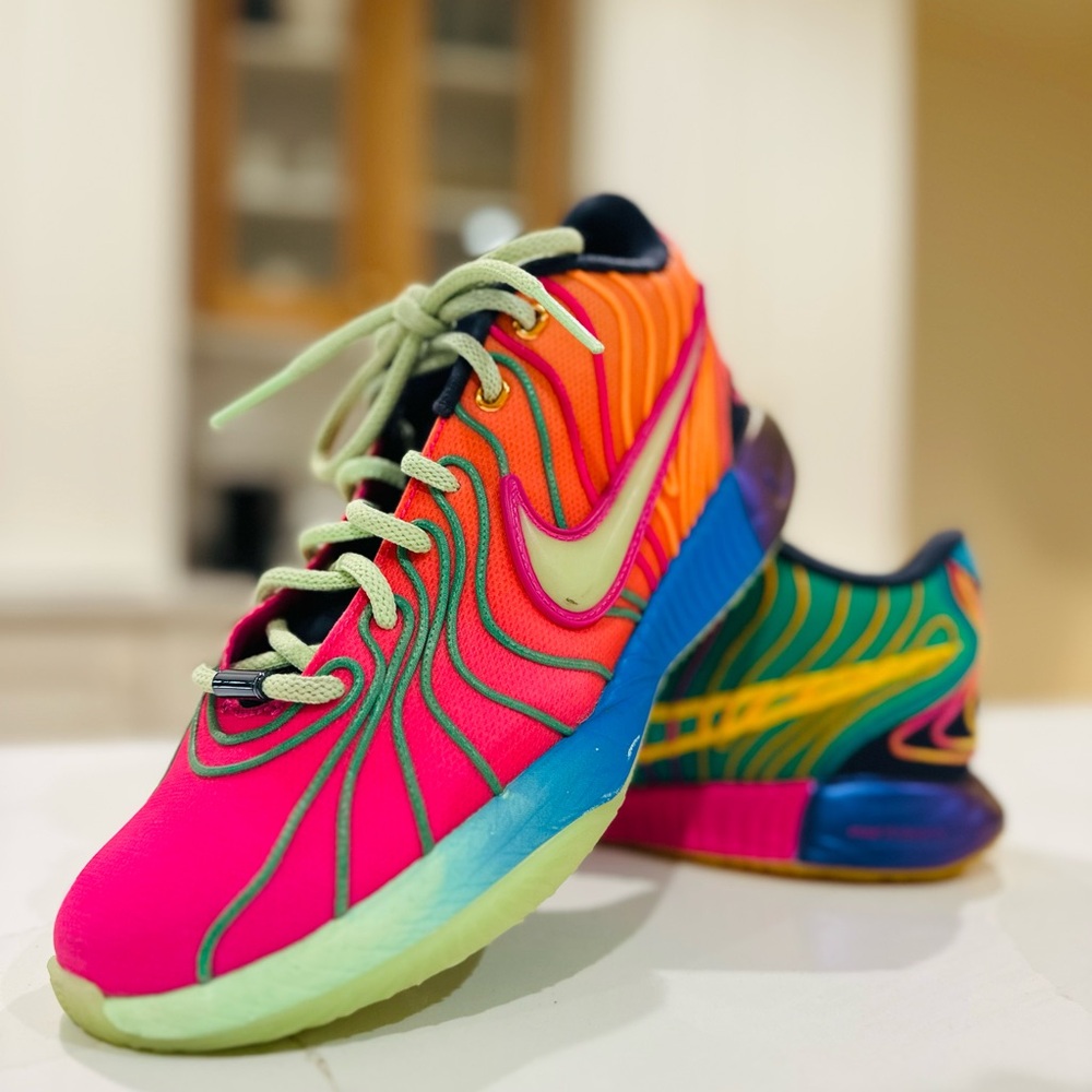 Nike Lebron 21 Optimism Basketball Sneakers- size 7Y